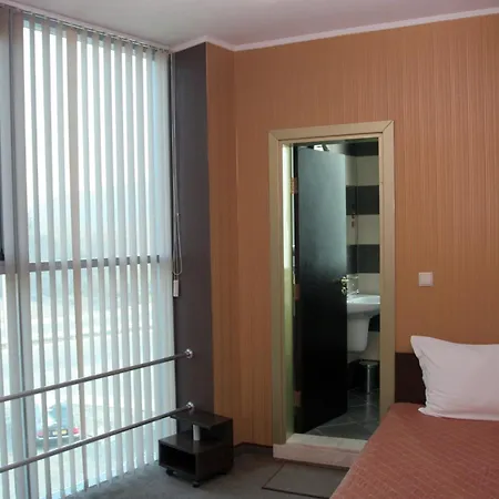 Motel Formula 1