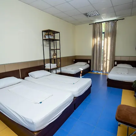 Motel Formula 1 *