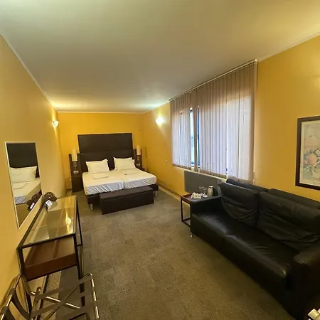 Formula 1 Motel *
